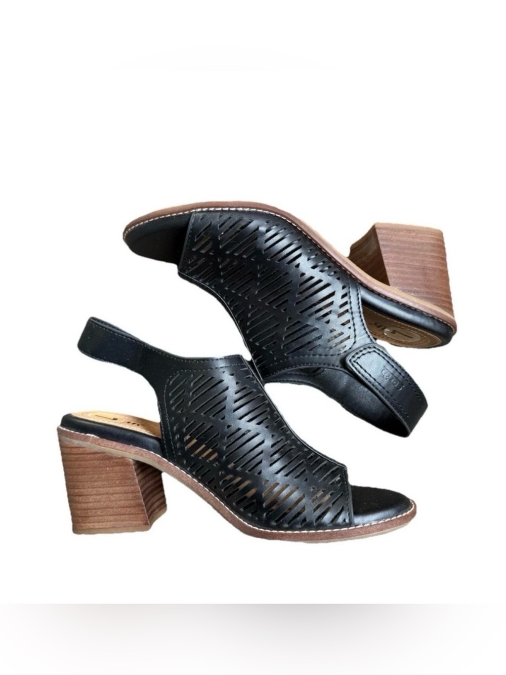 Earth Aurara Black Laser Cut Block Heel Sandals Size 7 NWOB
